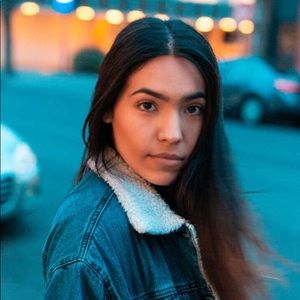 Meet your Posher, Yari